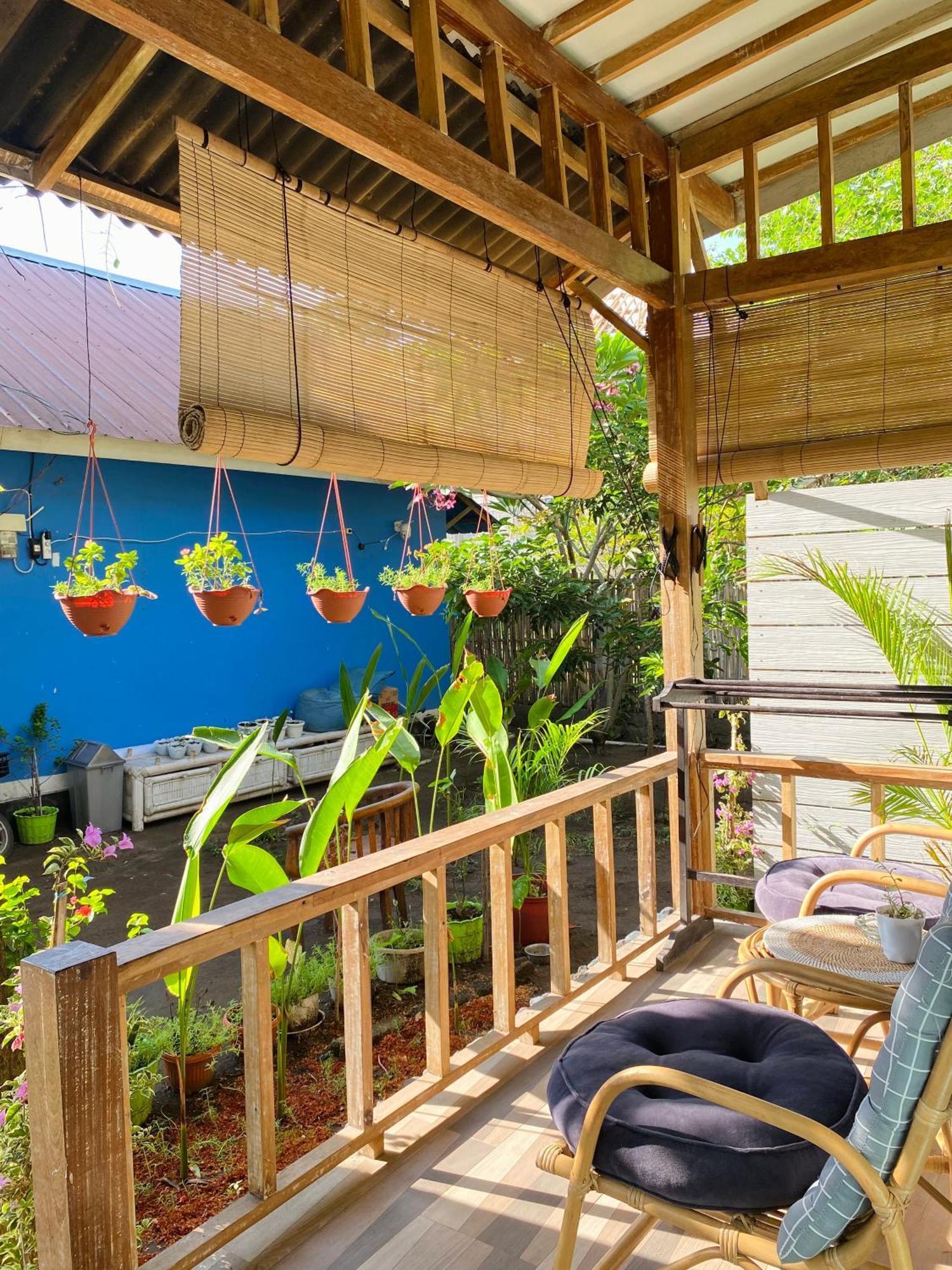 Marta House Gili Air Hotel Exterior photo