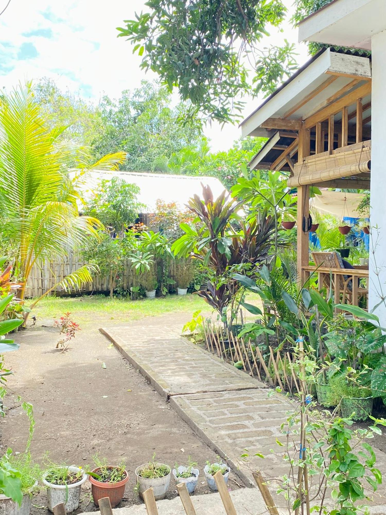 Marta House Gili Air Hotel Exterior photo