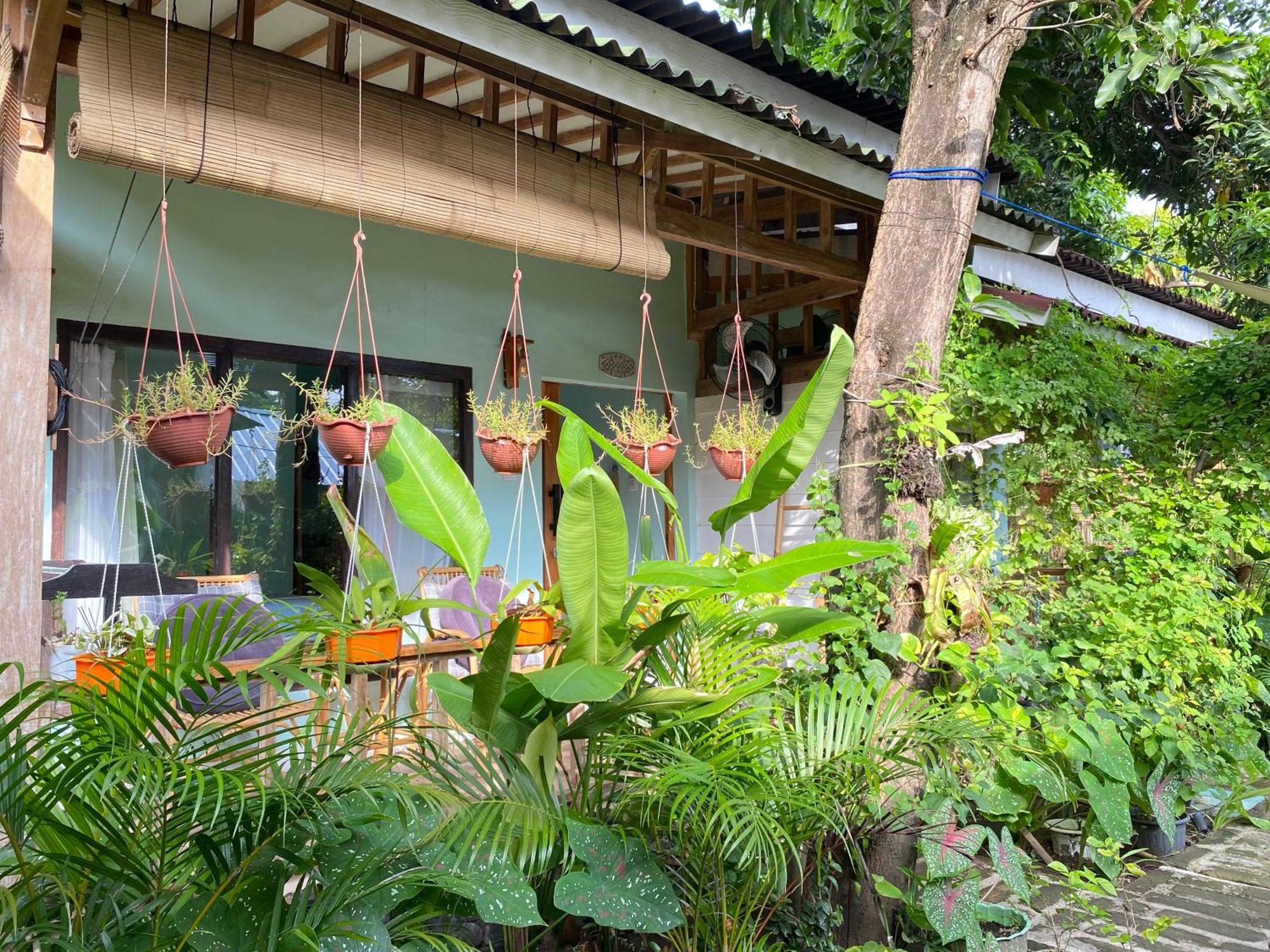 Marta House Gili Air Hotel Exterior photo